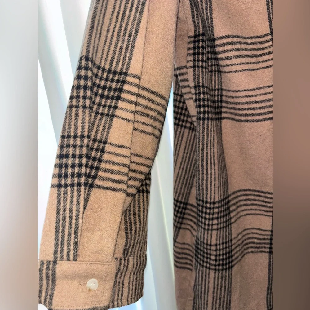 NWT FLANNEL SHACKET - Picture 6 of 8